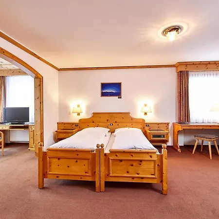 Basic Hotel Arosa 2* Arosa