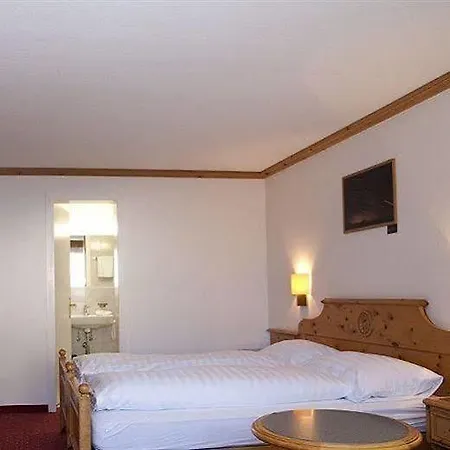 Basic Hotel Arosa 2*